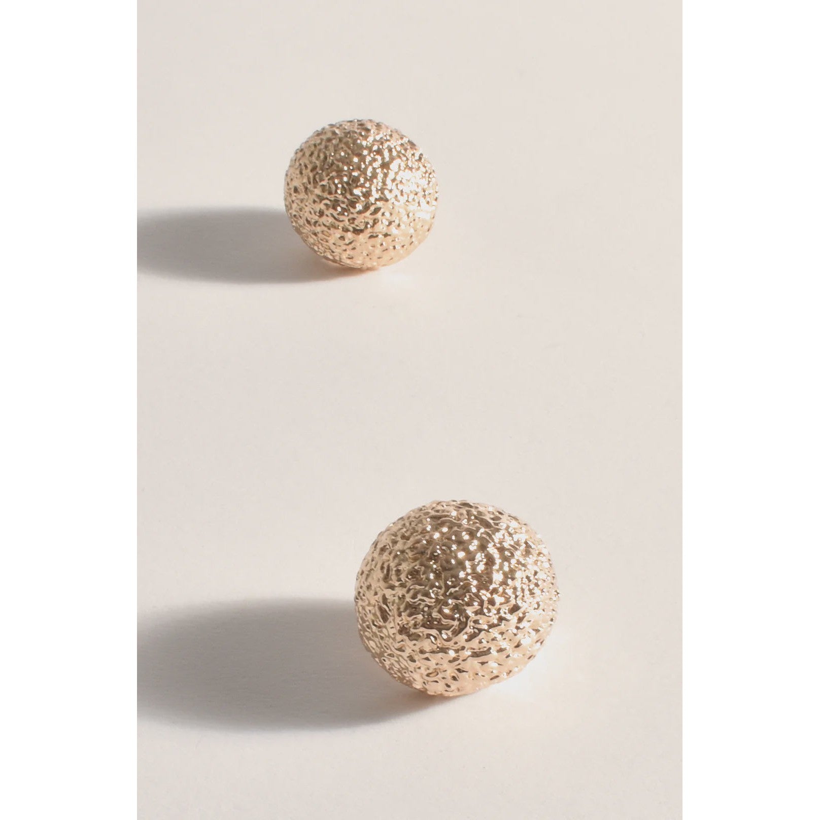 OVERSIZED TEXTURED DOME EARRINGS (GOLD)